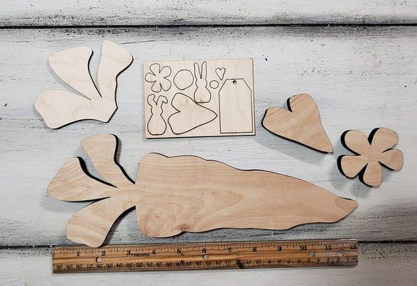 Chunky Wonky Carrot Shelf Sitter set